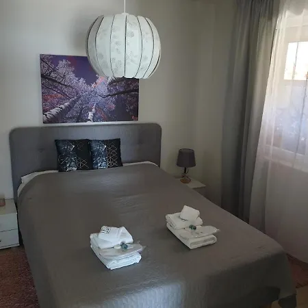 Small House Tia With Private Pool דירה *