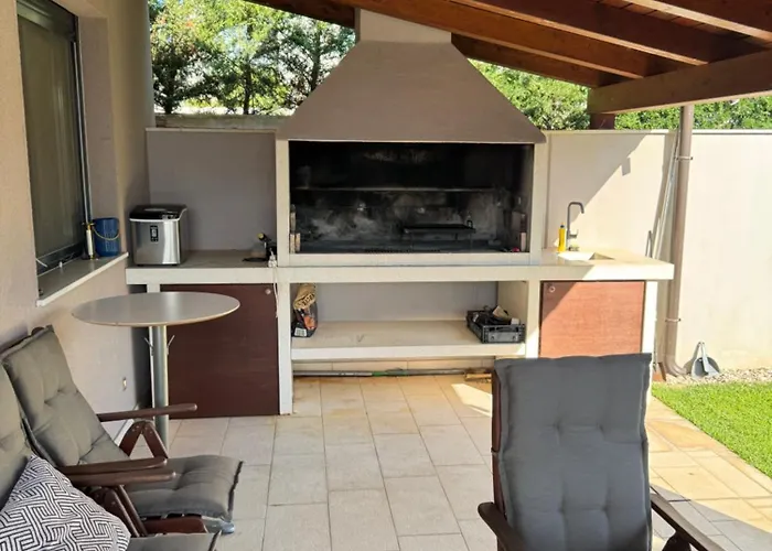 Small House Tia With Private Pool דירה *