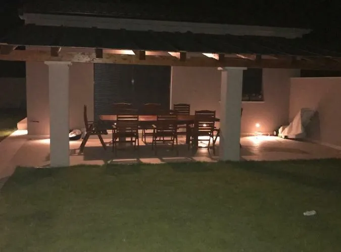 Small House Tia With Private Pool פולה