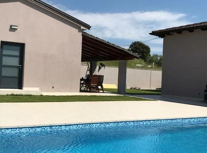 Small House Tia With Private Pool * פולה