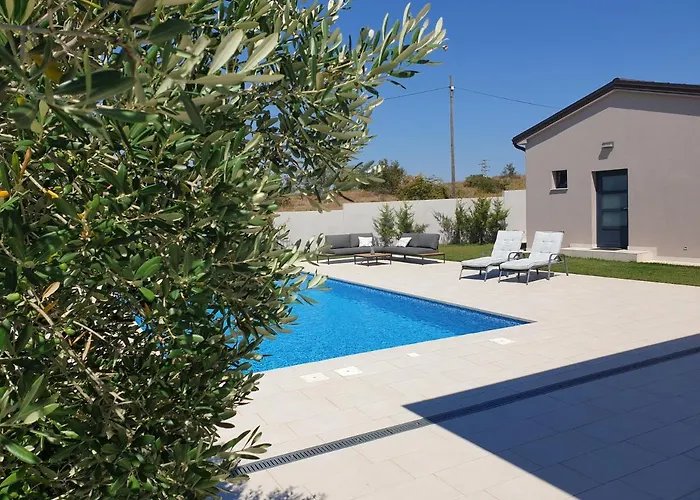 Small House Tia With Private Pool 아파트