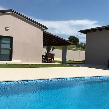 Small House Tia With Private Pool * Pula